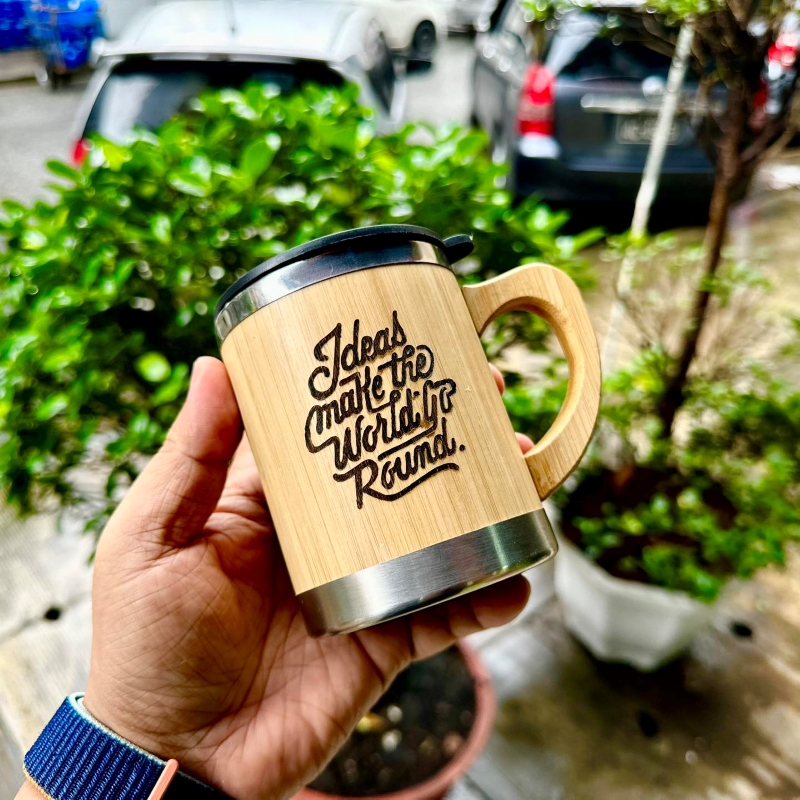 Cốc giữ nhiệt gỗ khắc tên