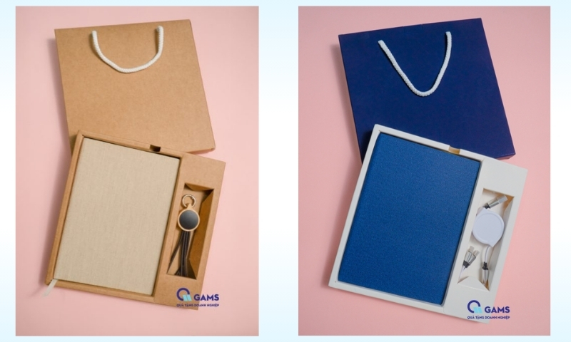 Bộ quà tặng sổ da- cáp sạc 4 đầu - túi giấy in logo theo yêu cầu