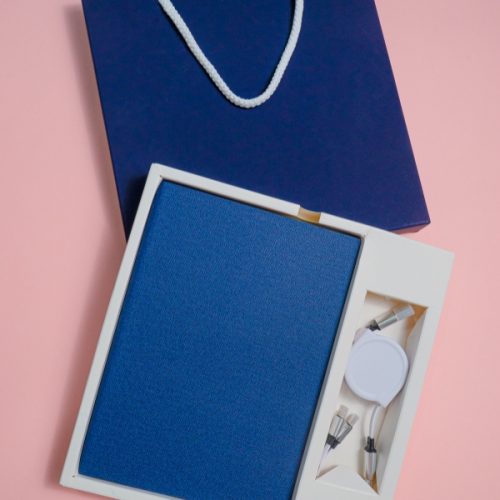 Bộ quà tặng cáp sạc đa năng và sổ da xanh dương